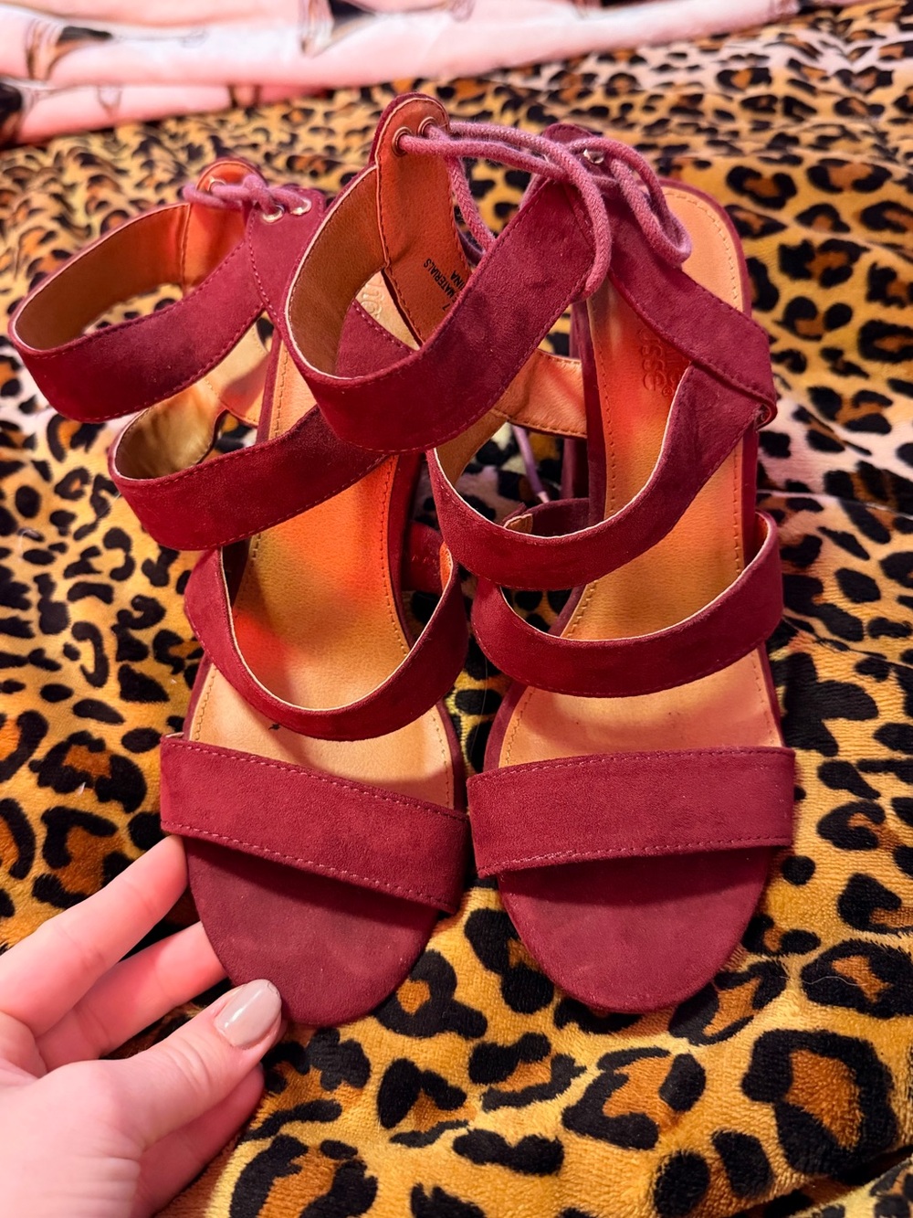 Women’s Strappy Suede Heeled Sandals in Wine